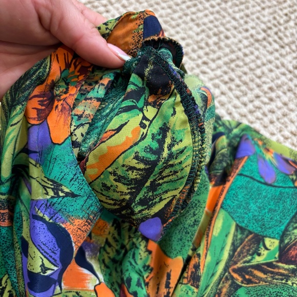 Vintage Nicola Brand Jungle Print Short Sleeve Blouse Size Medium - Picture 10 of 10